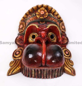 Escultura Religiosa de Madera de Lord Hanuman para Colgar en la Pared, Personalizable, Hecha en Nepal - Product Image 3
