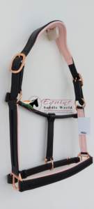 Halters de selle anglais de l'Inde COLLIER DE LUXE AVEC CANAL VIDE SUR LE NEZ ET MORCEAU DE JOUES AVEC REMBOURRAGE ROSE - Product Image 4