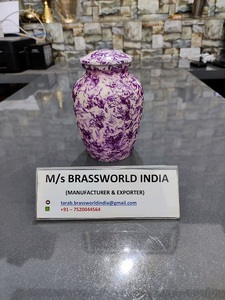 Urne funéraire pour adulte en aluminium peinte à la main en forme de cœur noir, style américain, fournitures funéraires Brassworld India - Product Image 3