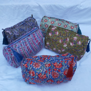 กระเป๋าผ้าคอตตอนลายบล็อกด้วยมือที่สวยงามพร้อมฝาปิดซิปและพู่เครื่องสำอางและกระเป๋าเครื่องแป้งอุปกรณ์เสริมกระเป๋า - Product Image 1