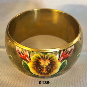 Bracelet jonc en laiton vintage peint à la main fleur jaune gravée pour filles et femmes - Product Image 1