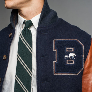 Veste universitaire personnalisée classique Slim Fit pour hommes col montant en polyester tricoté motif solide fourrure de mouton peau de vache Service OEM - Product Image 3