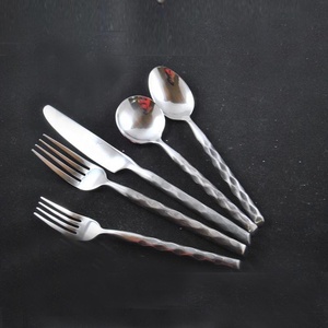 Ensemble de couverts uniques en acier inoxydable manche martelé manche forgé Ensemble de couverts royal en acier inoxydable - Product Image 2