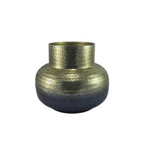 Vase à fleurs moderne en aluminium QAMAR OVERSEAS pour la décoration de la maison - Product Image 4