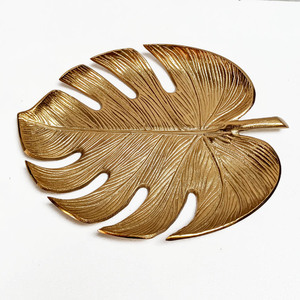 Modish Metal Leaf <b>Decorative</b> <b>Plate</b> Polished Minimalist Design Plant Pattern Shape New Designed Home <b>Decorative</b> Aluminum Dish - Product Image 4