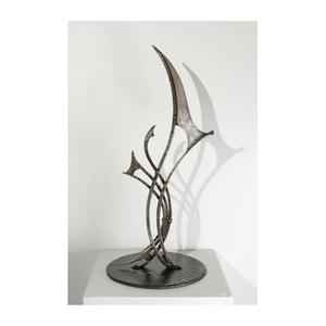 Sculpture moderne en aluminium Statue de table décorative de bureau pour le salon Décoration de table en acier et en marbre - Product Image 4