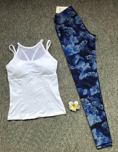 Traje de yoga a la moda para correr, Conjunto de sujetador corto y cruzado para mujer, conjunto deportivo de ocio para mujer, conjunto con estampado de sublimación de corbata de alta calidad - Product Image 3