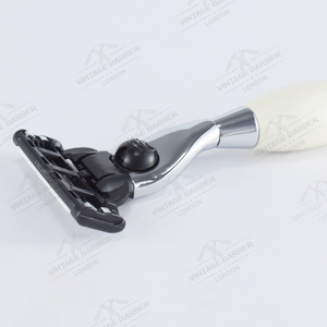 Rasoir de sûreté de style classique d'acier inoxydable des hommes avec trois lames de cartouche pour le rasage - Product Image 3