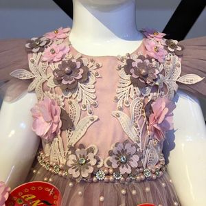 Conjunto de vestido Moti Bunch de satén con diseño Floral para niñas recién nacidas a 7 años Vestido de fiesta cómodo con diadema para primavera - Product Image 3