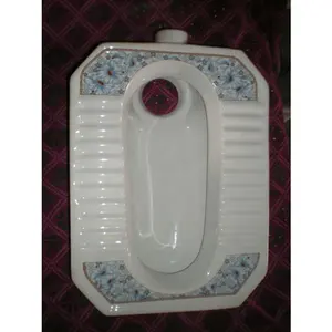 Vaschetta per accovacciata in ceramica dal design economico con dimensioni medio profonde della toilette Standard da un produttore indiano di articoli sanitari