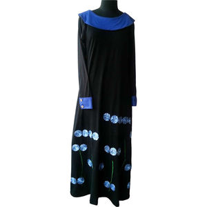 Abaya tendance XXL en coton biologique magnifiquement brodée col bateau design couleur contrastante manchette longue vêtements ethniques musulmans ODM - Product Image 1