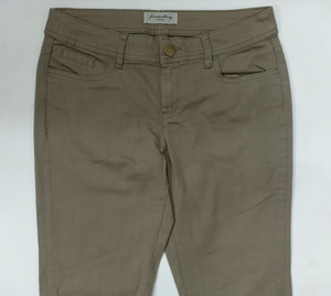 กางเกงยีนส์ขาตรงกลางระบายอากาศแบบลำลองของผู้หญิงมีซิปกระดุมดึงรายละเอียดผ้าฝ้ายสแปนเด็กซ์เป็นมิตรกับสิ่งแวดล้อม - Product Image 4