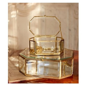 Boîte à bijoux couleur or en métal et verre Boîte à bijoux cosmétique en forme de rectangle de conception classique au prix le plus bas - Product Image 2