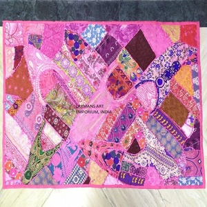 Tapisserie murale en coton patchwork style Art déco tribal, multicolore, décorative - Product Image 3