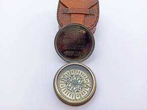 Boussole de poche plate en laiton antique gravé nautique Robert Frost poème étui en cuir Camping randonnée Guide pointeur affichage tourisme - Product Image 4