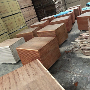 413x2400x28mm Design moderne Keruing Face contreplaqué première classe E2 émission utilisation extérieure conteneur revêtement de sol matériel de réparation - Product Image 1