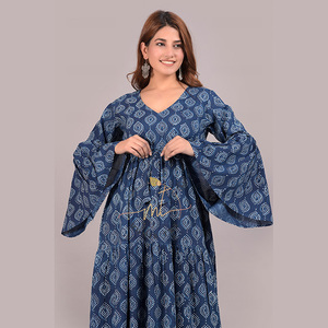 Vestido informal con estampado a mano para mujer, vestido largo estándar de manga con volantes, cuello en V, cintura elástica con cordón - Product Image 2