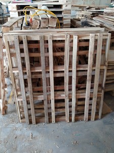 Paletas de madera de doble cara hechas a medida de alta calidad Proveedor de oro de Vietnam Mejor precio Madera natural Diseño de tamaño personalizado - Product Image 3