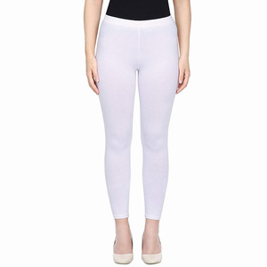 Leggings blancos de punto de poliéster sin costuras para mujer de cintura media para el verano - Product Image 4