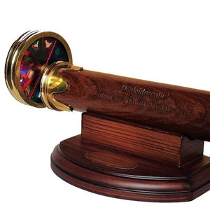 กล้องคาเลโดสโคปทองเหลืองสำหรับวันคริสต์มาส,กล้องคาเลโดสโคปท่องทะเลทำจากทองเหลืองพร้อมฐานทำจากไม้ - Product Image 1