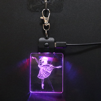 Porte-clés holographique 3D à LED rechargeable, 7 couleurs personnalisées, gravure laser 3D, porte-clés en cristal avec figurine de fille dansante à LED