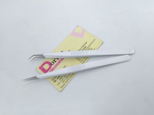 Pinzas de extensión de pestañas de 45 grados curvadas puntiagudas rectas de 14cm de largo sostenibles Embalaje de caja magnética blanca de acero inoxidable - Product Image 4