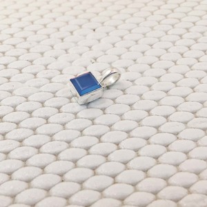 Pendentifs fins en argent sterling 925 et breloques mignon carré en calcédoine Aqua avec réglage de lunette pour accessoires de fabrication de bijoux - Product Image 1