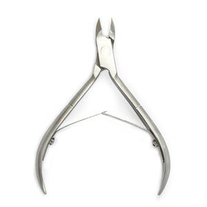 Cortacutículas Profesional de Acero Inoxidable Premium con Cuchillas Afiladas y Mecanismo de Resorte Duradero - Product Image 4