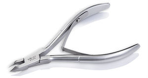 NGHIA OMI Pince à cuticules brillante CL-203C en acier inoxydable finition chromée à double ressorts articulés - Product Image 5