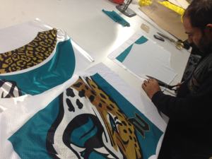 ชุดยูนิฟอร์มอเมริกันฟุตบอลคุณภาพสูงขายดีที่สุด สำหรับผู้ใหญ่ แขนสั้น หลายขนาด ขายส่งจากโรงงานโดยตรง - Product Image 3