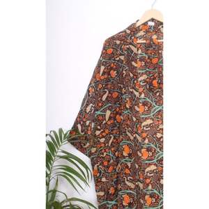 เสื้อคลุมกิโมโนผ้าไหมพิมพ์ลาย100% โลโก้สีสวยปรับแต่งได้ระบายอากาศได้ดีนุ่มฤดูใบไม้ผลิฤดูร้อนฤดูใบไม้ร่วง - Product Image 3