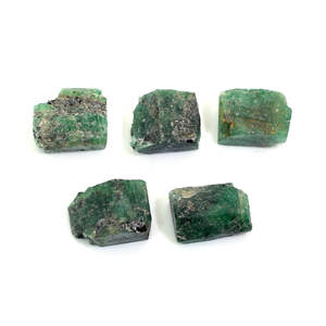 5 émeraudes vertes naturelles, 11x9mm-12x9mm, forme libre, brut, 28,15 carats, pierres précieuses en vrac - Product Image 4
