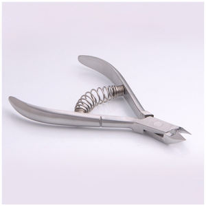 Ciseaux à cuticules en acier inoxydable finition or, coupe-ongles pour manucure et pédicure avec ouverture large, durables et professionnels - Product Image 4