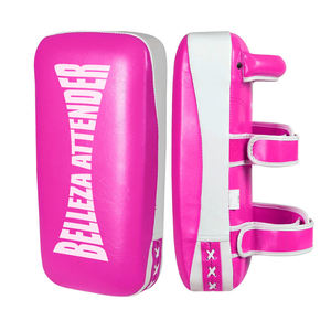 Almohadillas de Entrenamiento de Kick Boxing Curvas de Cuero y Goma, Diseño Personalizado y Profesional, para MMA y Muay Thai - Product Image 1