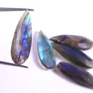 Labradorite naturelle en vrac, 20x8mm, bijou à facettes en pierre précieuse courbée, vente en gros, offre spéciale, collection 2020 - Product Image 1