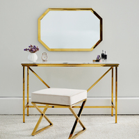 Commode moderne de luxe avec cadre en acier inoxydable doré et plateau en marbre blanc, table console pour salon, couloir ou entrée