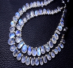 Piedra lunar arcoíris blanca natural, forma de pera facetada de alta calidad, cuentas de 8 pulgadas, gotas de piedra sueltas para joyería - Product Image 1