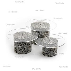 Juego de Tres Soportes para Pastel de Acrílico de Diferentes Tamaños con Base de Madera, Soporte para Servir Pastel de Nácar al por Mayor - Product Image 5