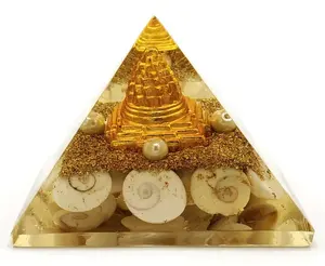 Orgon pyramide mit Shiva Eye und Sri Yantra Art Gomti Chakra Eye of Shiva für EMF-Schutz