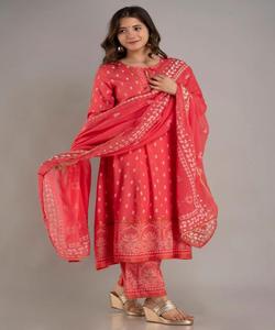 Rich Look Designer Seasonable Collection Net Silk Grey Color Ocasión especial Fancy Indian Women Wear Precio mayorista en Surat Apparel - Product Image 2