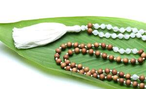 Cuentas de Madera de Sándalo de 6 mm para Mala, Piedras Preciosas para Oración, Cuentas de Madera para Mala, Categoría de Producto: Cuentas Sueltas para la Fabricación de Joyas - Product Image 2