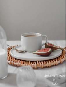 Bandeja de servicio de ratán hecha a mano en color marrón con marco de madera perfecta para bandeja de servicio de hogar y cocina - Product Image 5