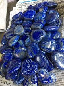 Cristal de Lapislázuli Natural en Forma de Corazón, Gema Pulida, Tallado de Corazón - Product Image 4