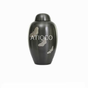 Urna funeraria de cremación de latón macizo de dos tonos, tarro de latón de hierro de diseño moderno atractivo, recuerdo de superventas para adultos, simpatía - Product Image 4