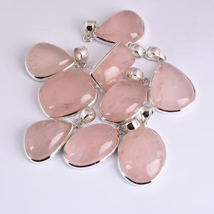 Hermoso colgante de Calcedonia natural 100%, diseño de Rosa hecho a mano, exclusivo para cristianos para regalo - Product Image 2