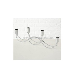 Candelabro de Metal de Cuatro Llamas Hecho a Mano, Duradero y Ecológico, y Elegantes Portavelas y Faroles para Bodas y Eventos - Product Image 2
