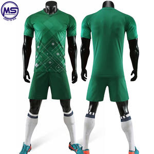 ชุดฟุตบอลผู้ชายผ้าโพลีเอสเตอร์ 100% ระบายอากาศได้ดี สวมใส่สบาย ผลิตในประเทศปากีสถาน ปรับแต่งสีและโลโก้ได้ คุณภาพสูง - Product Image 3