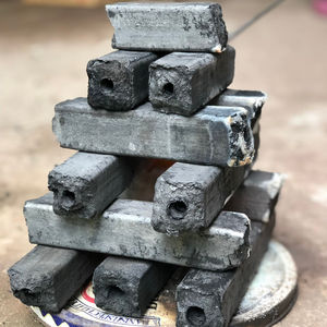 Briquetas de Carbón para Barbacoa Estilo Japonés, Grado A+, Máxima Carbonización, Aserrín de Madera Dura, Ecológicas, Duración de 4-6 Horas, Color Negro Natural - Product Image 1