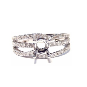 Offre spéciale bonne qualité or blanc 18k véritable diamant rond solitaire bagues de fiançailles pour femmes Hong Kong fournisseur - Product Image 1