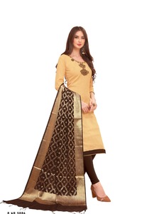 Readymade-sarga de algodón para mujer, parte superior de algodón y banara puras, dupta Zari, funciona a mano, de Royal Exporto - Product Image 2